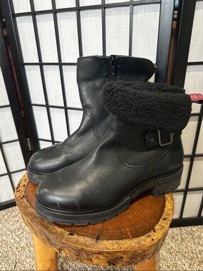 Musse & Cloud Black Leather Boots Fleece Lined Fold over EUC
